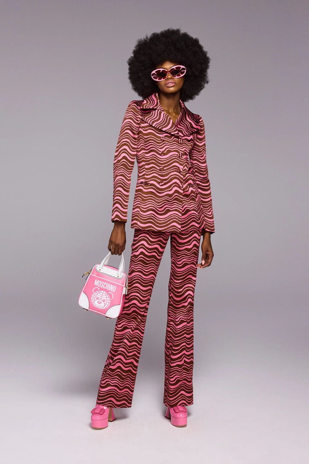 Moschino Resort 2023 Runway Magazin