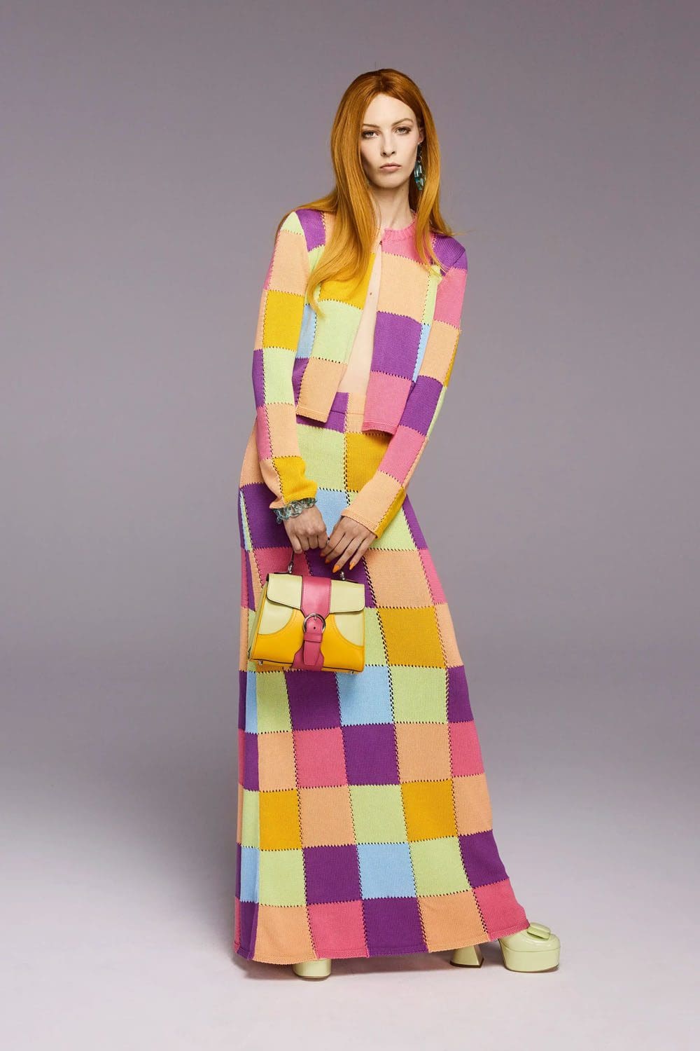 Moschino Resort 2023 Runway Magazin