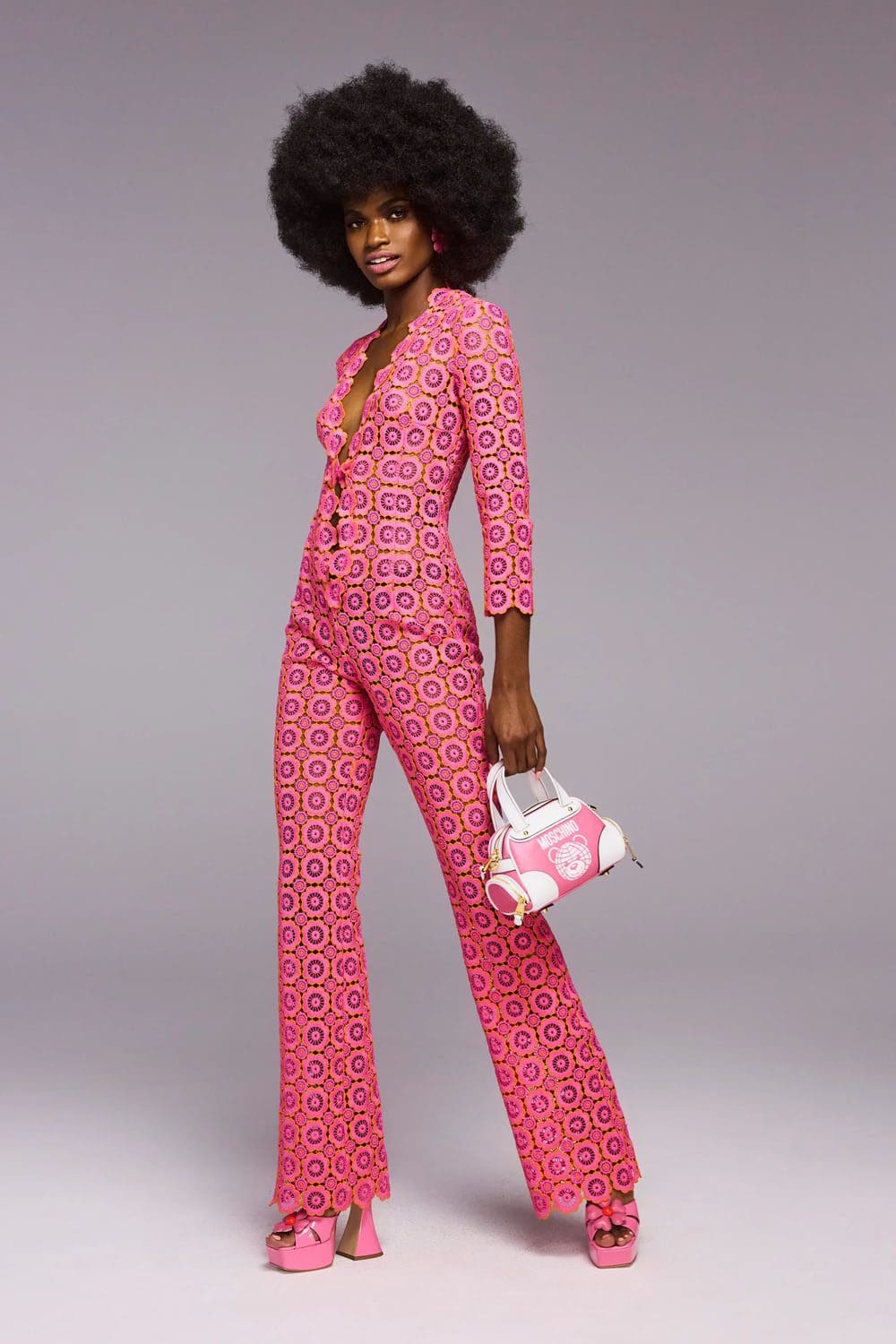 Moschino Resort 2023 Runway Magazin