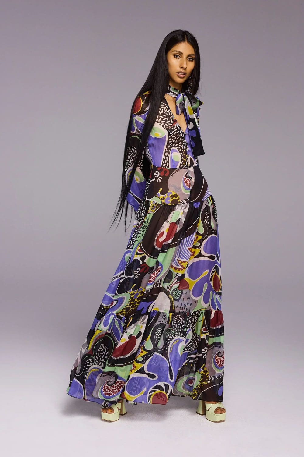 Moschino Resort 2023 Runway Magazin