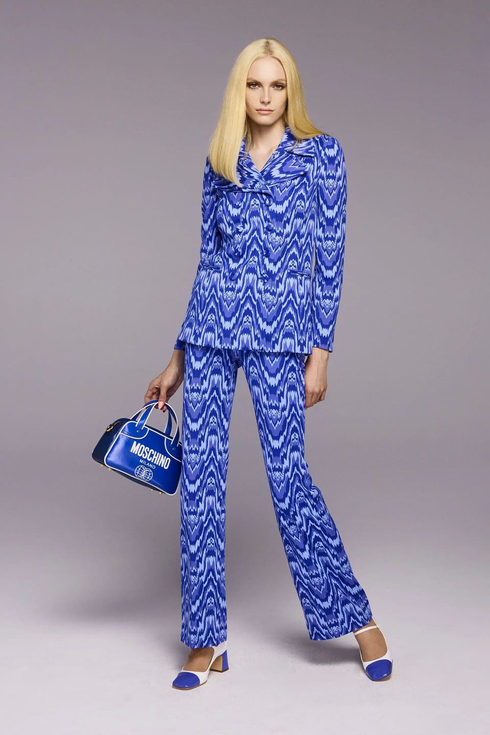Moschino Resort 2023 Runway Magazin