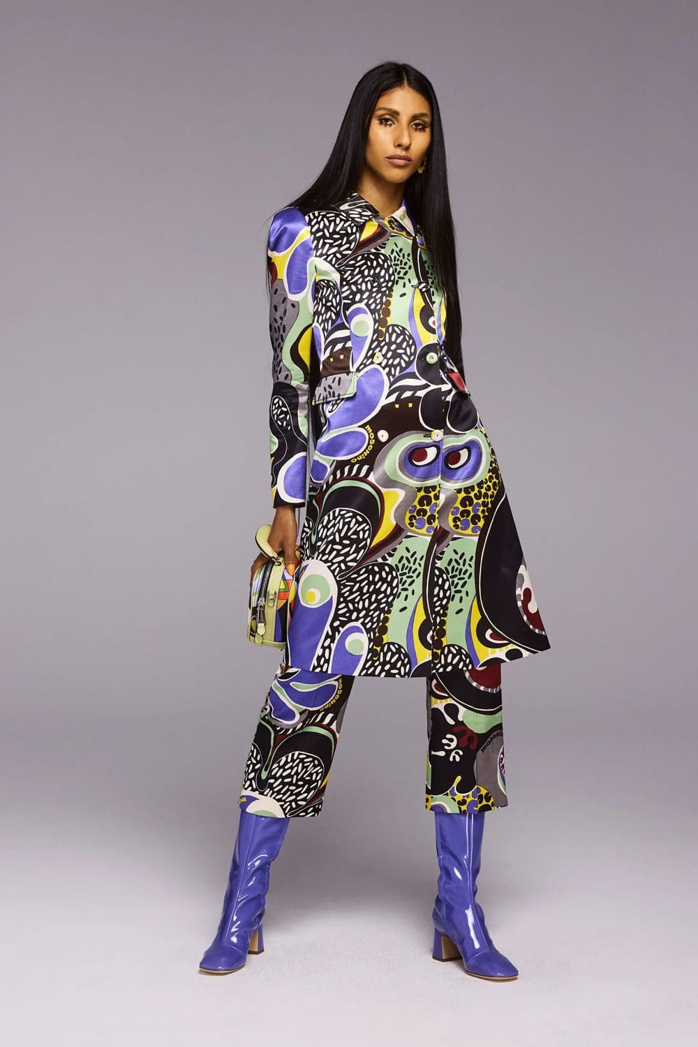 Moschino Resort 2023 Runway Magazin