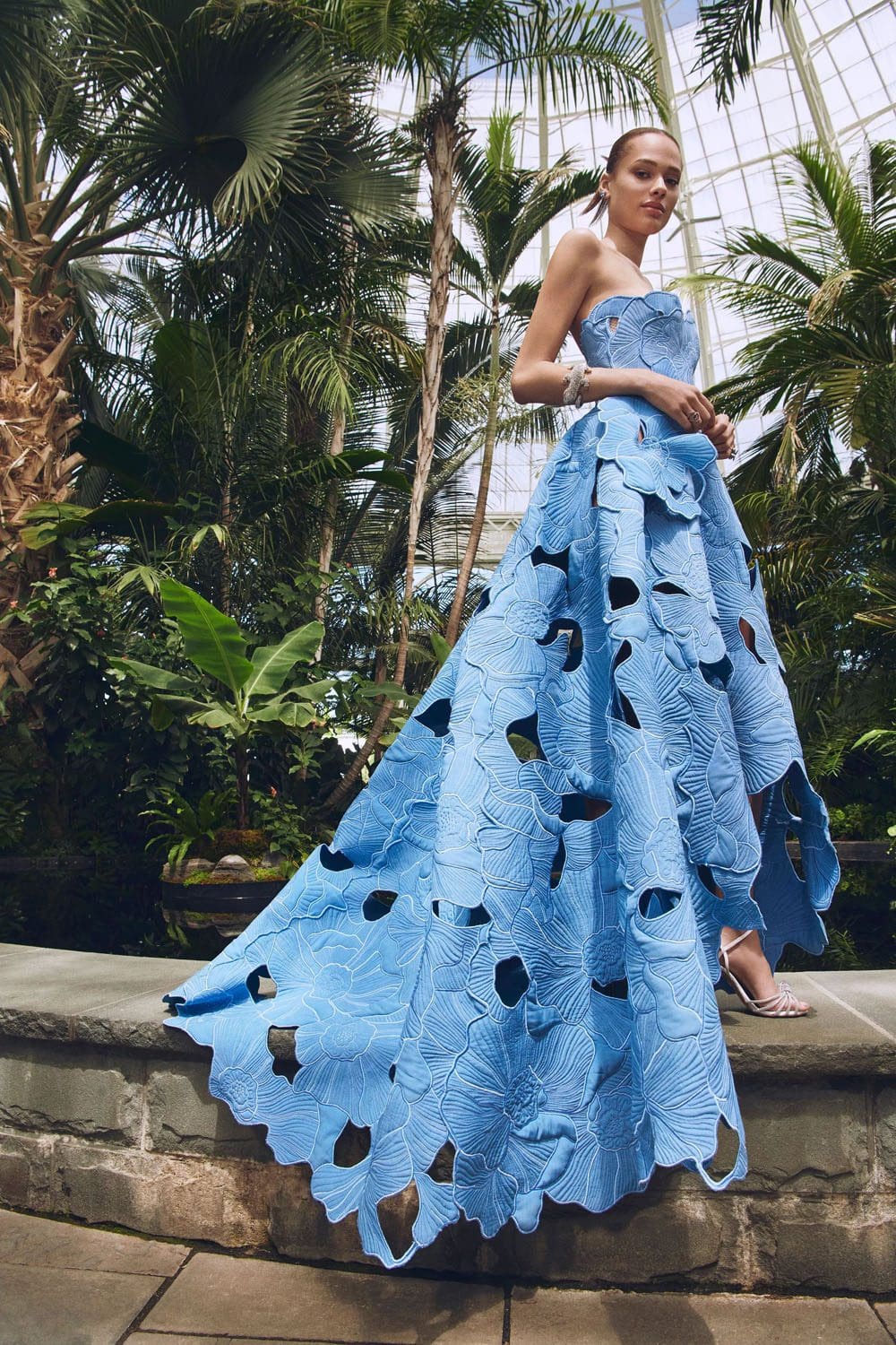 Oscar de la Renta Resort 2023 Runway Magazine