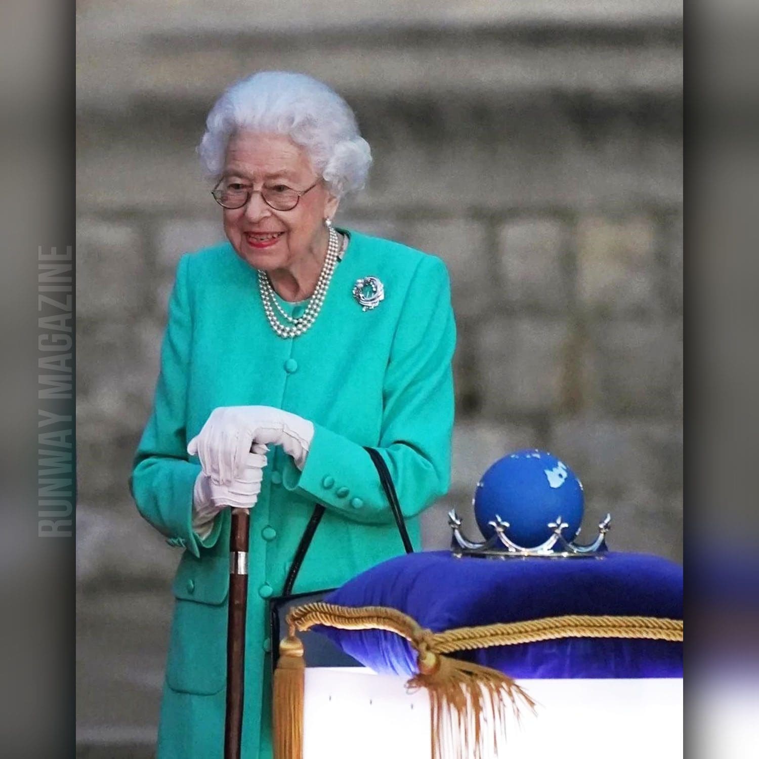 Rainha lança o Beacon - 70º Jubileu de Platina Rainha Elizabeth II por RUNWAY MAGAZINE