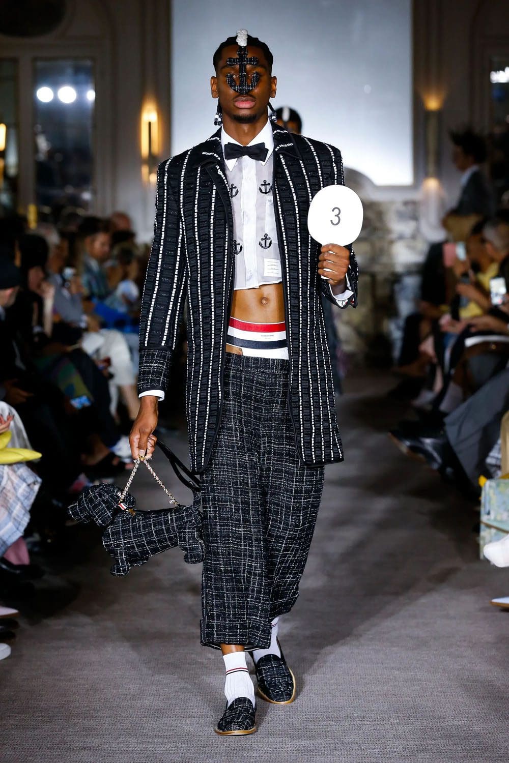 トム ブラウン 春夏 2023 Runway 雑誌
