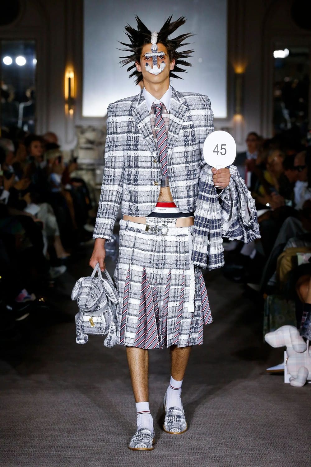 トム ブラウン 春夏 2023 Runway 雑誌