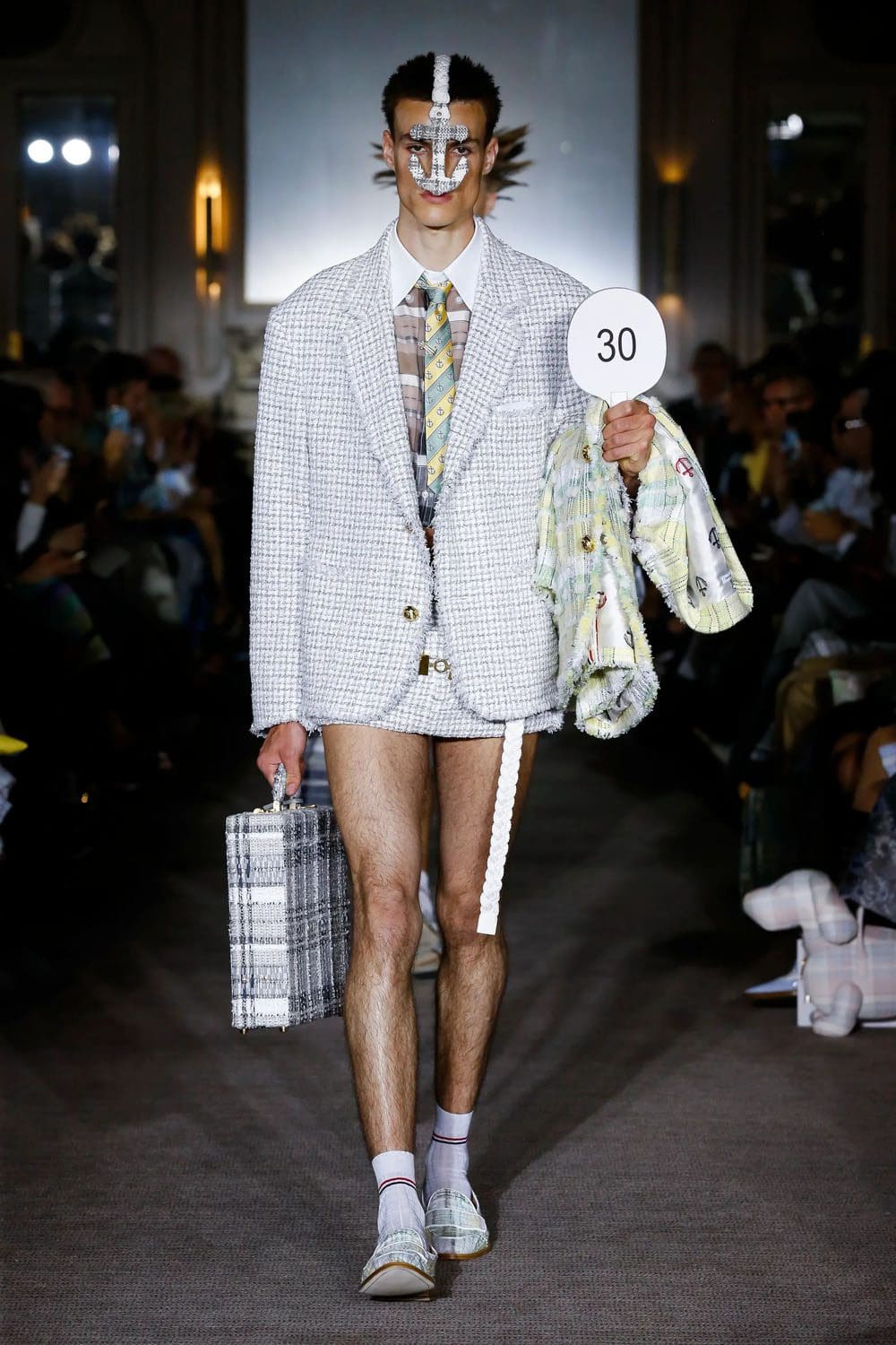 トム ブラウン 春夏 2023 Runway 雑誌