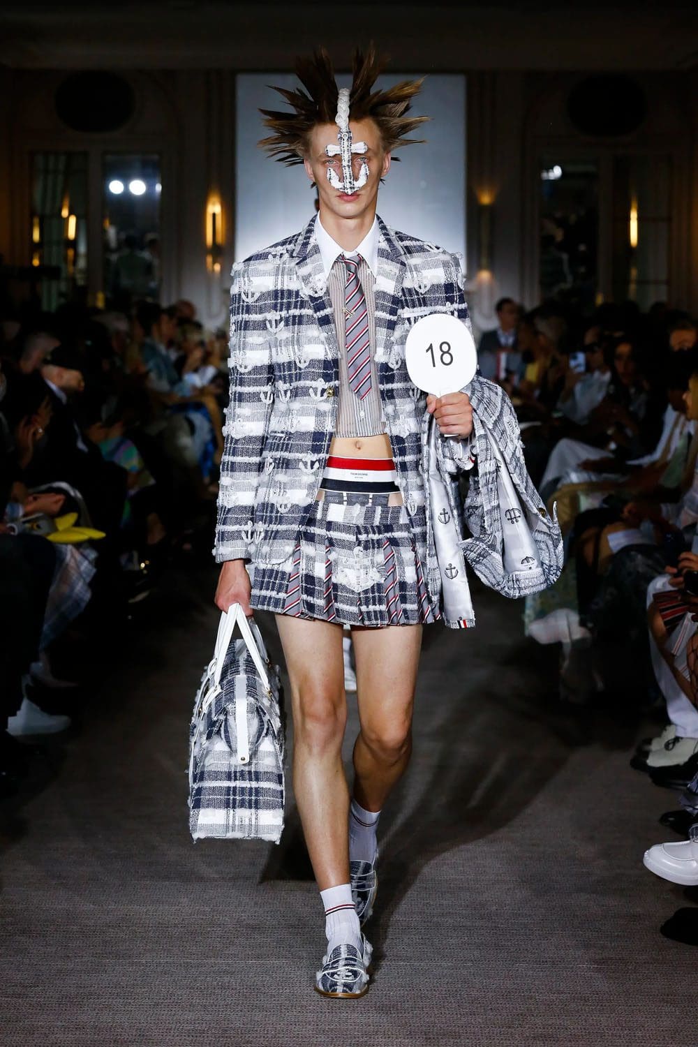 トム ブラウン 春夏 2023 Runway 雑誌