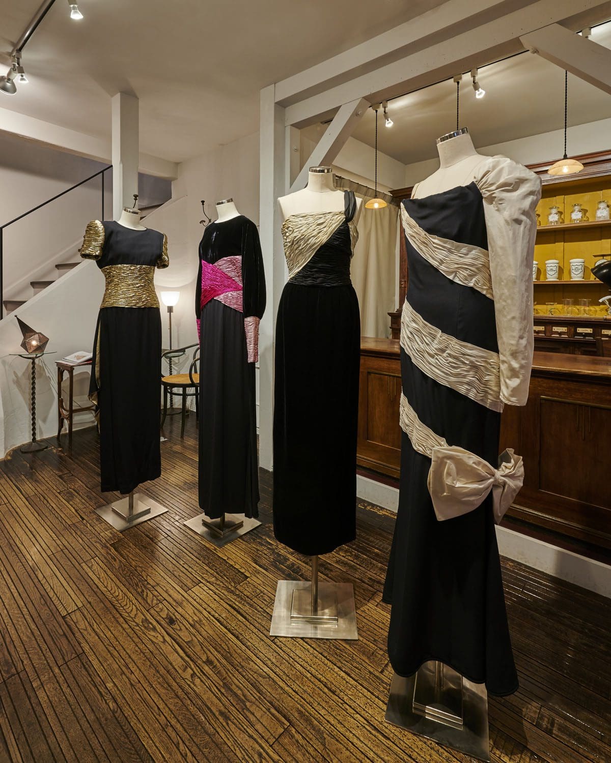 VALENTINO VINTAGE O VESTIDO VINTAGE - RUNWAY MAGAZINE