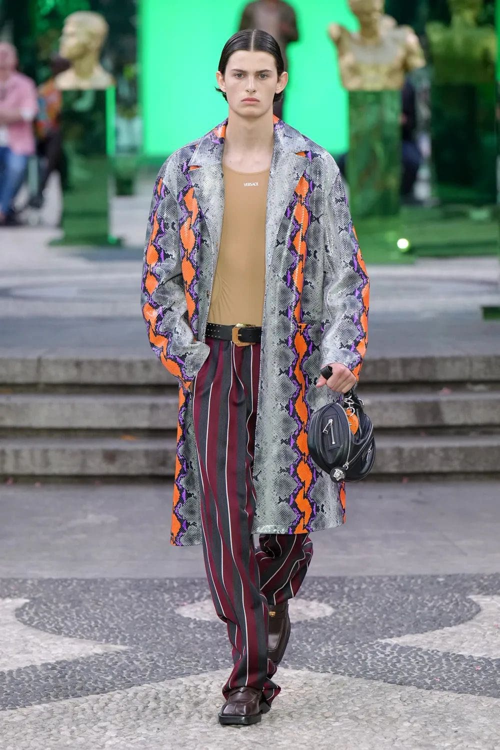 Versace Herren Frühling Sommer 2023 Runway Magazin