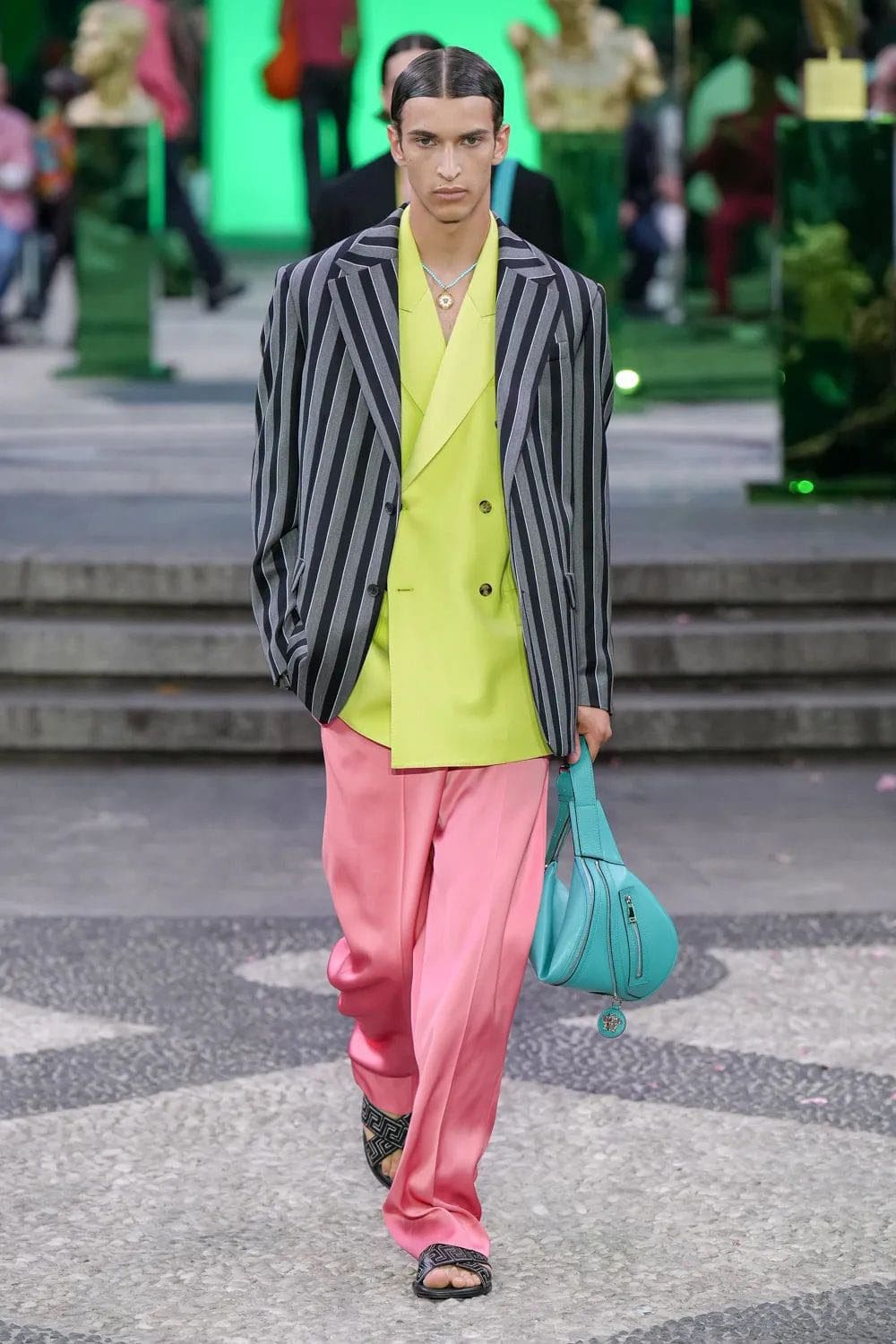 Versace Herren Frühling Sommer 2023 Runway Magazin