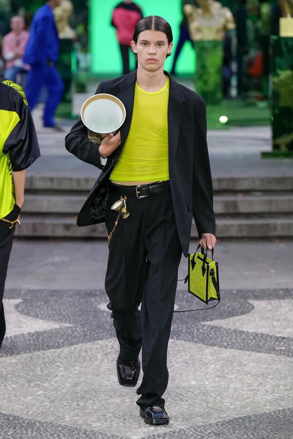 Versace Herren Frühling Sommer 2023 Runway Magazin