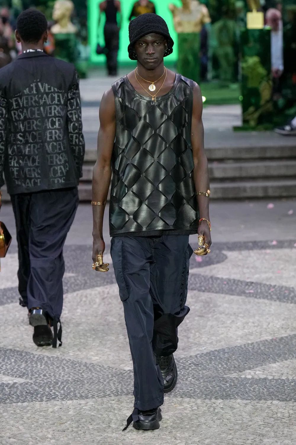Versace Herren Frühling Sommer 2023 Runway Magazin