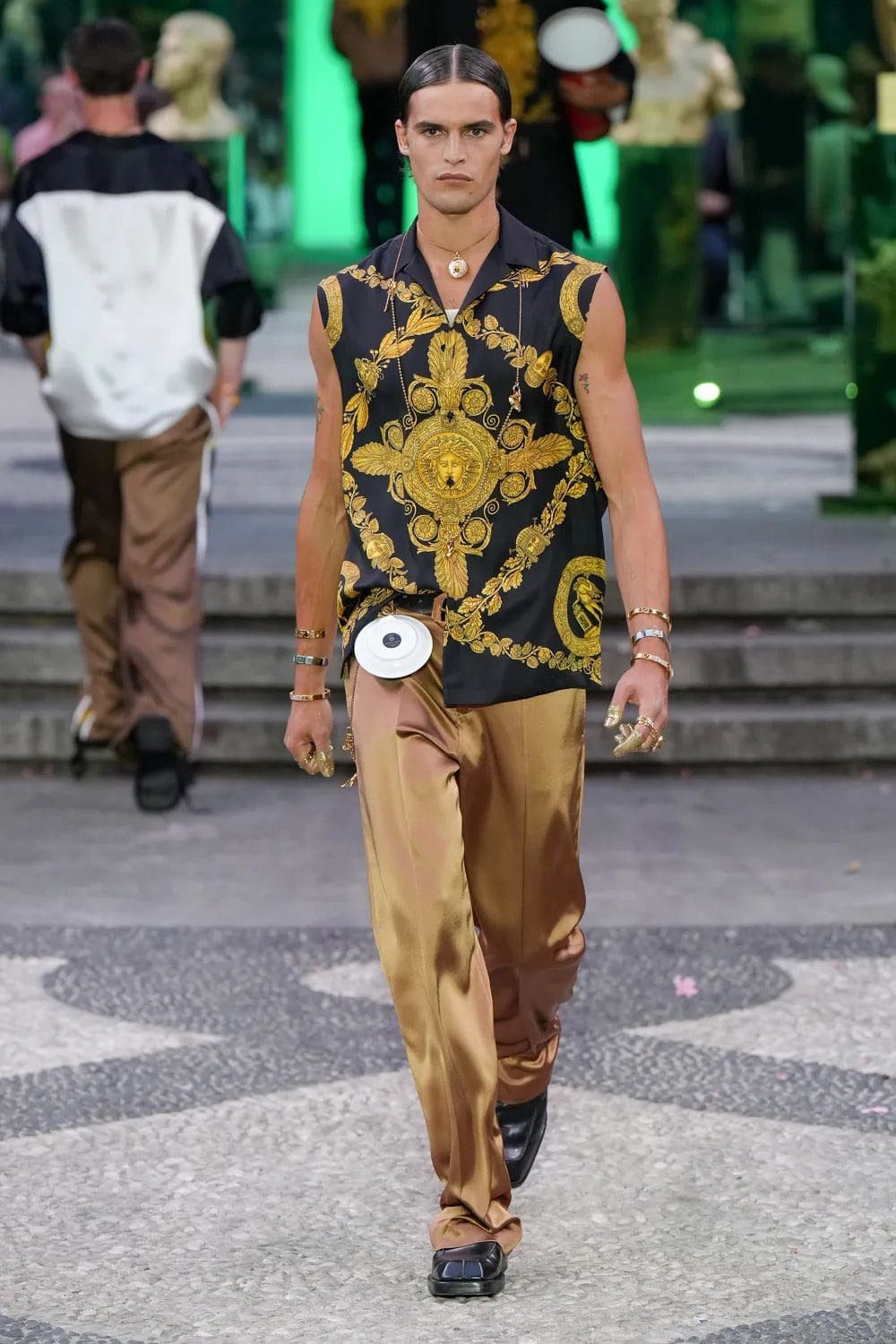 Versace Herren Frühling Sommer 2023 Runway Magazin