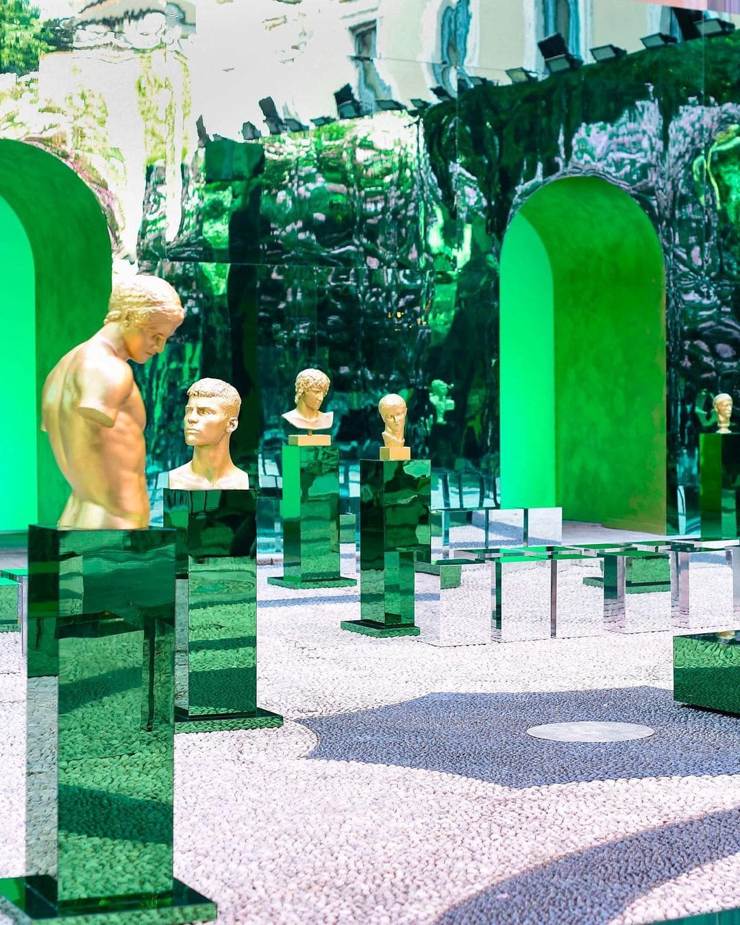 Versace Herren Frühling Sommer 2023 Runway Magazin