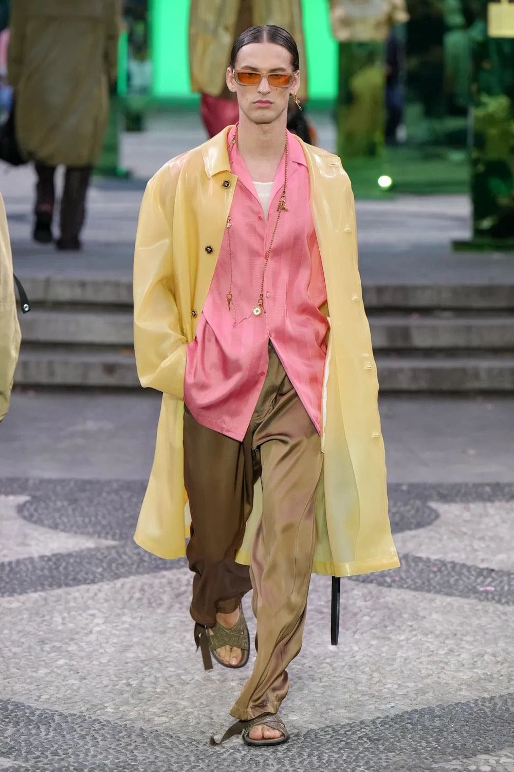 Versace Herren Frühling Sommer 2023 Runway Magazin