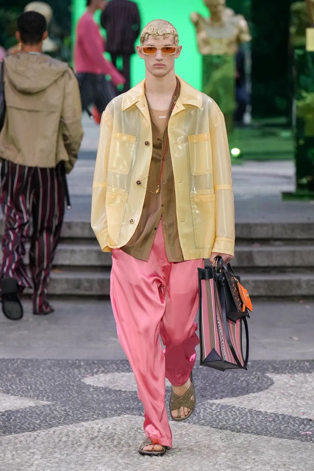 Versace Herren Frühling Sommer 2023 Runway Magazin