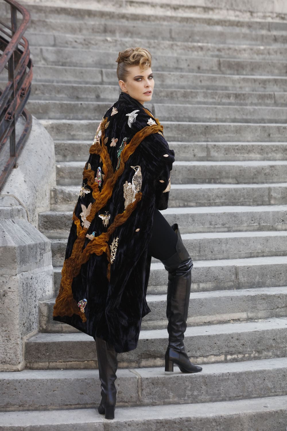 Franck Sorbier Alta Costura Outono Inverno 2022-2023 Runway revista