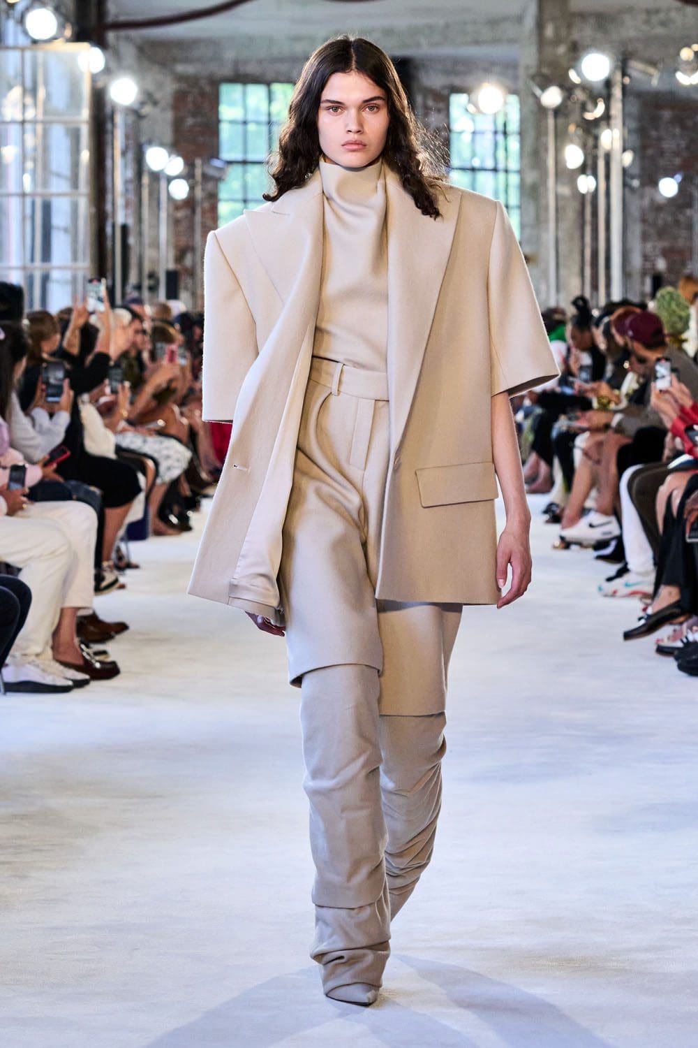 Alexandre Vauthier 2022 秋冬高级时装-2023 Runway 杂志