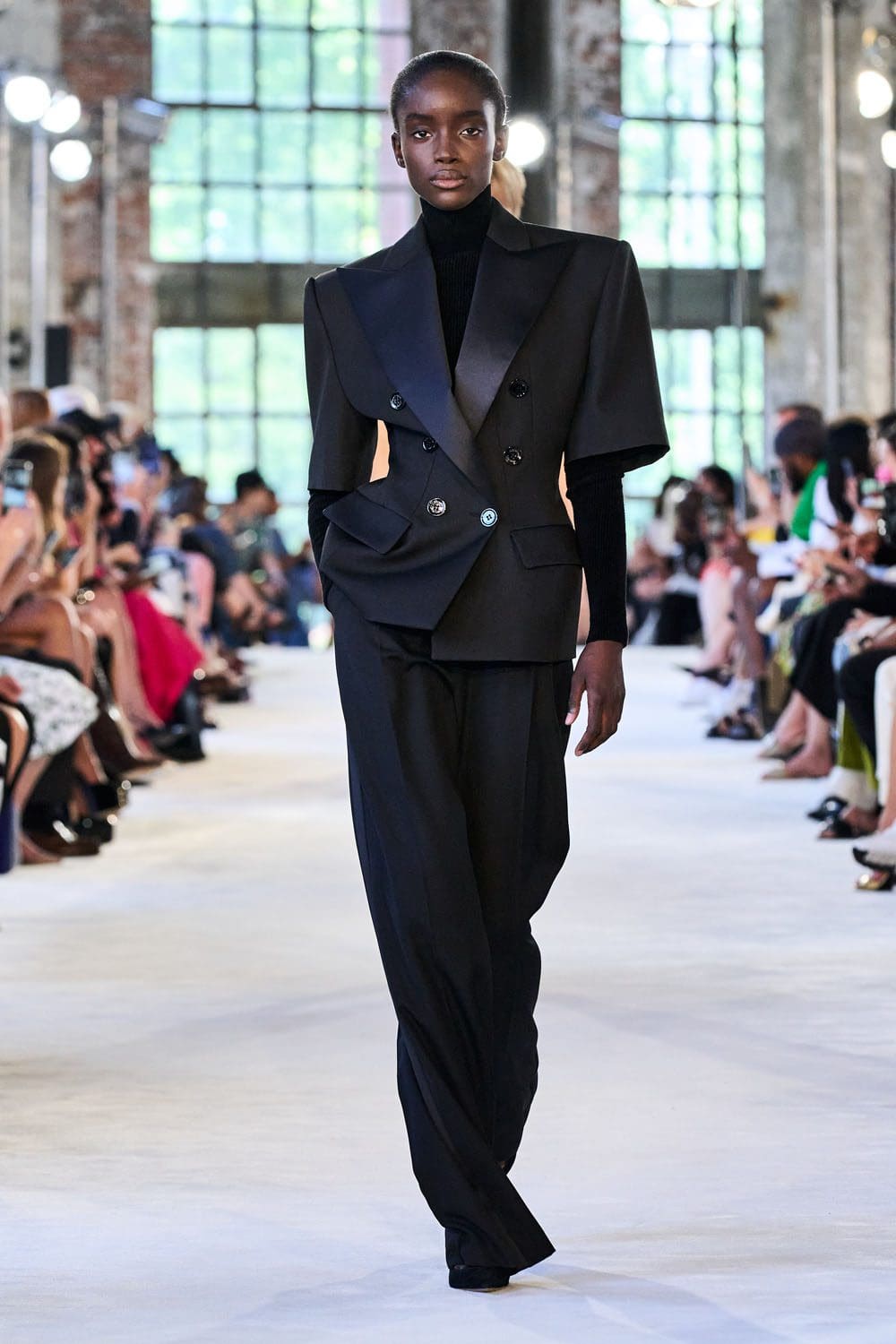 Alexandre Vauthier 2022 秋冬高级时装-2023 Runway 杂志