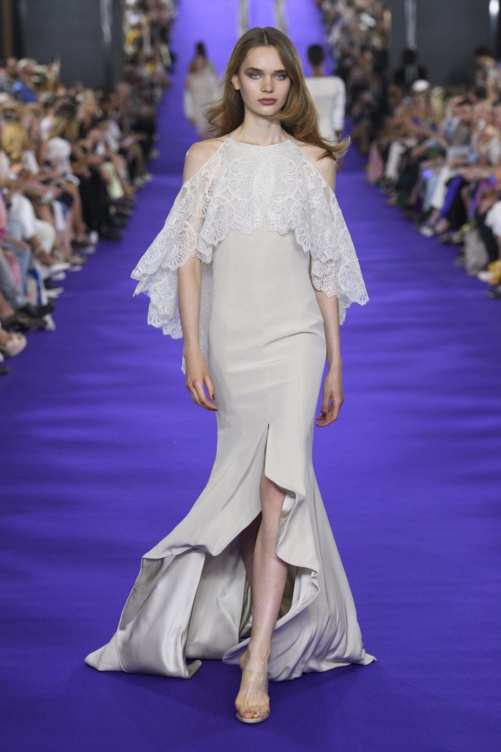 Alexis Mabille Haute Couture Herbst 2022-2023 Runway Magazin