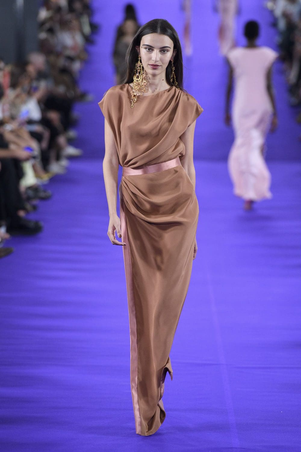 Alexis Mabille Haute Couture Herbst 2022-2023 Runway Magazin