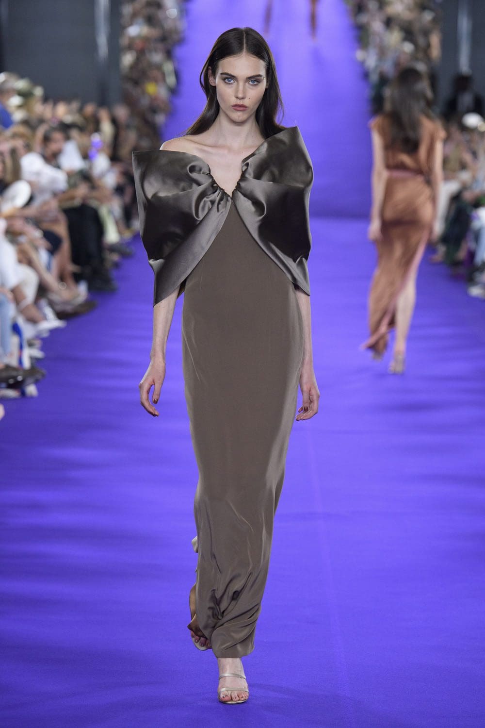 Alexis Mabille Haute Couture Herbst 2022-2023 Runway Magazin