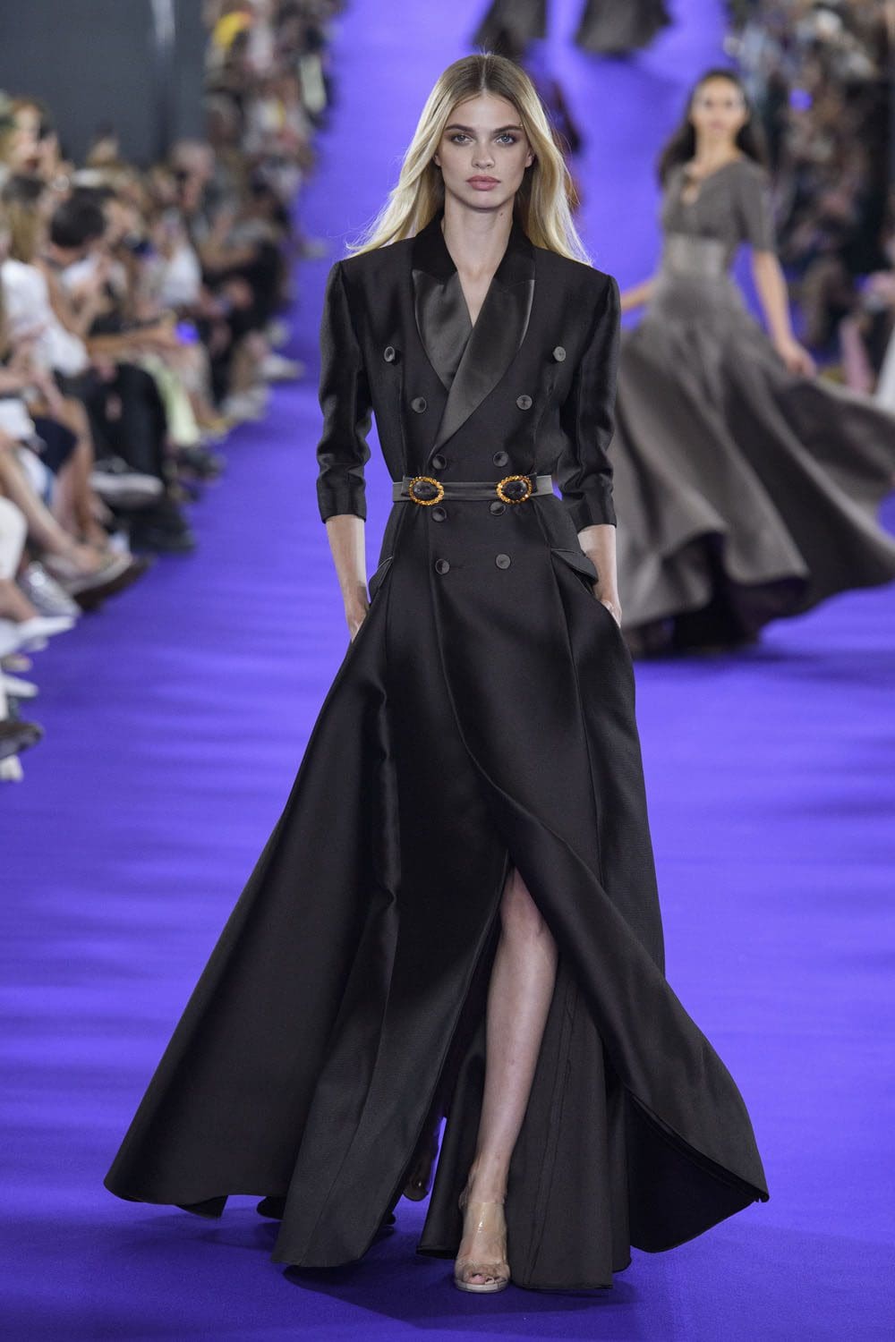 Alexis Mabille Haute Couture Herbst 2022-2023 Runway Magazin