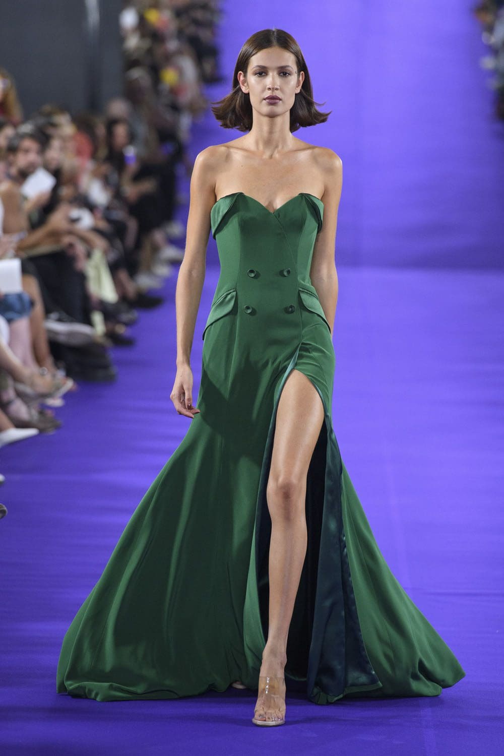 Alexis Mabille Haute Couture Herbst 2022-2023 Runway Magazin