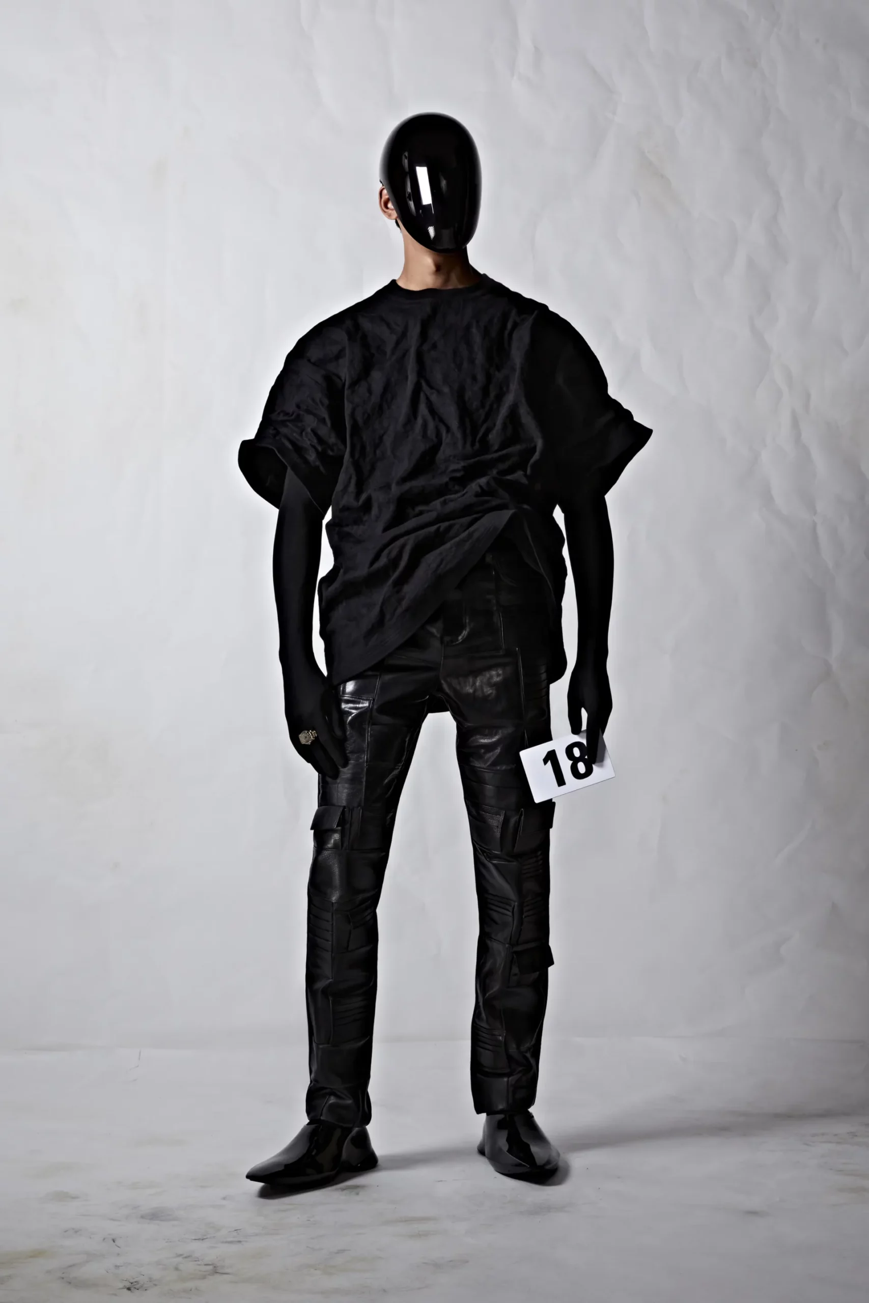 Balenciaga 2022 秋冬高级定制系列-2023 Runway 杂志