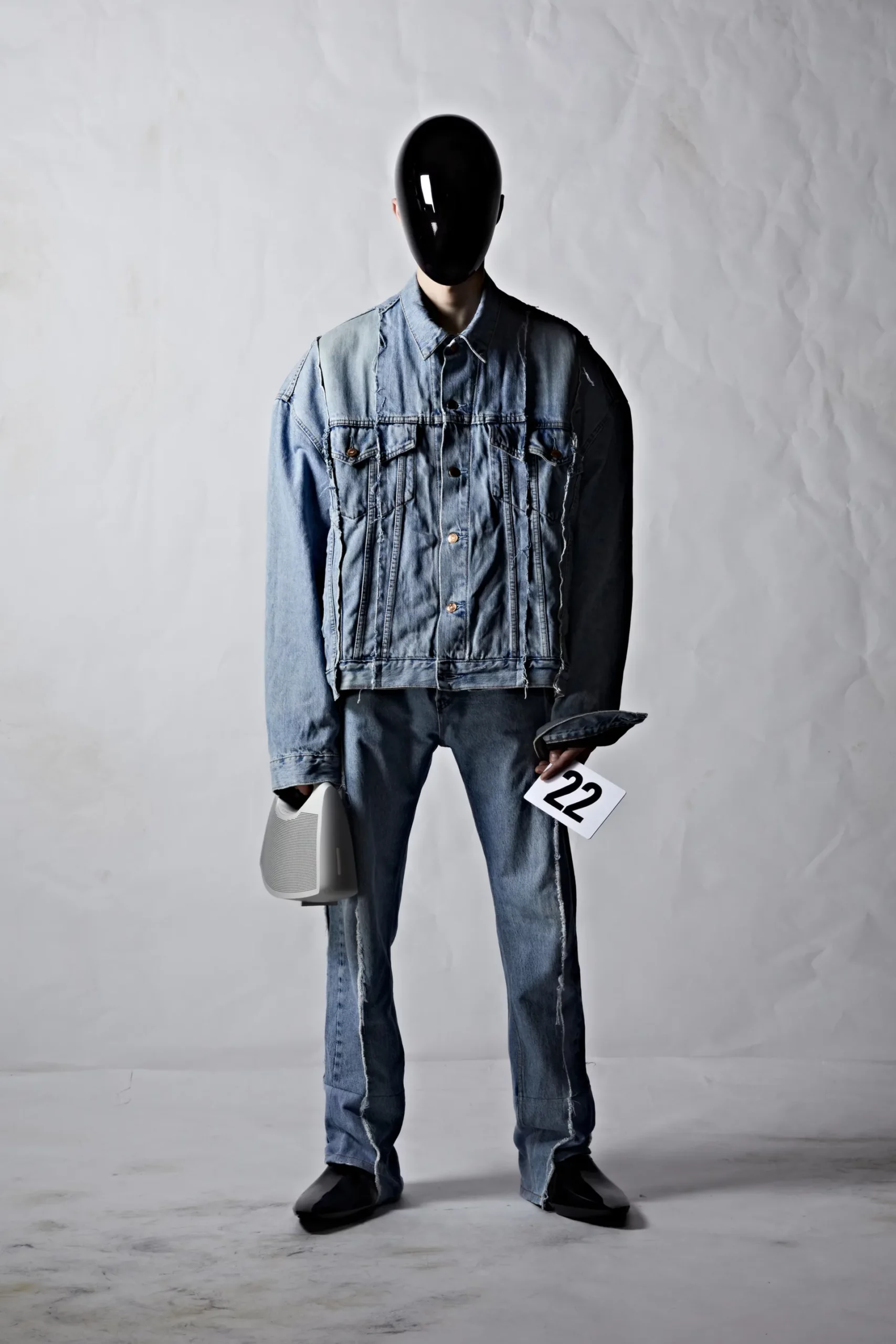 Balenciaga 2022 秋冬高级定制系列-2023 Runway 杂志