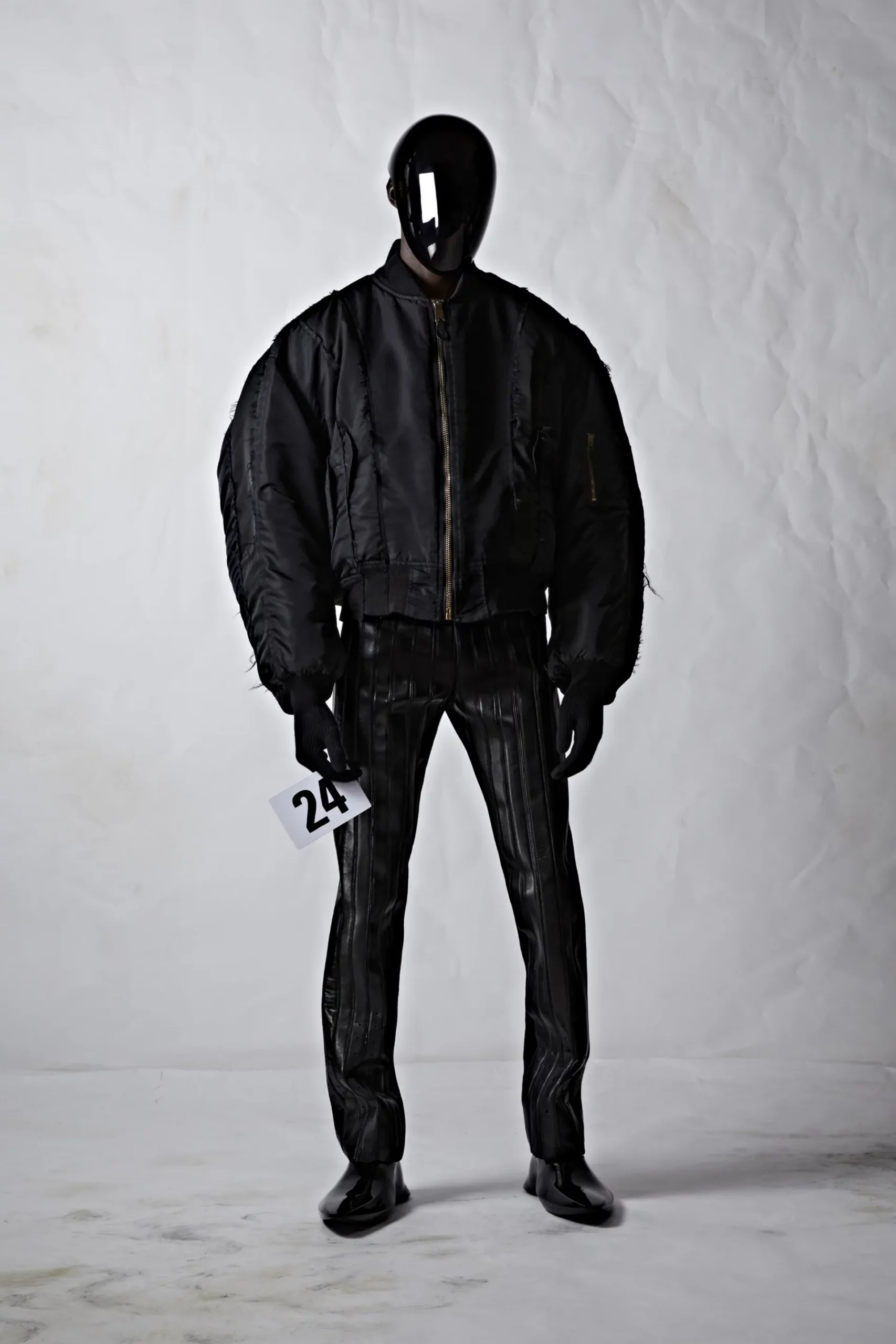 Balenciaga 2022 秋冬高级定制系列-2023 Runway 杂志