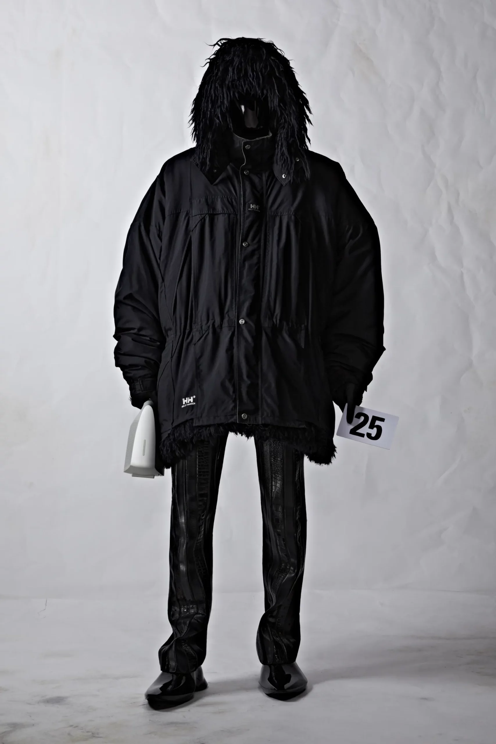 Balenciaga 2022 秋冬高级定制系列-2023 Runway 杂志