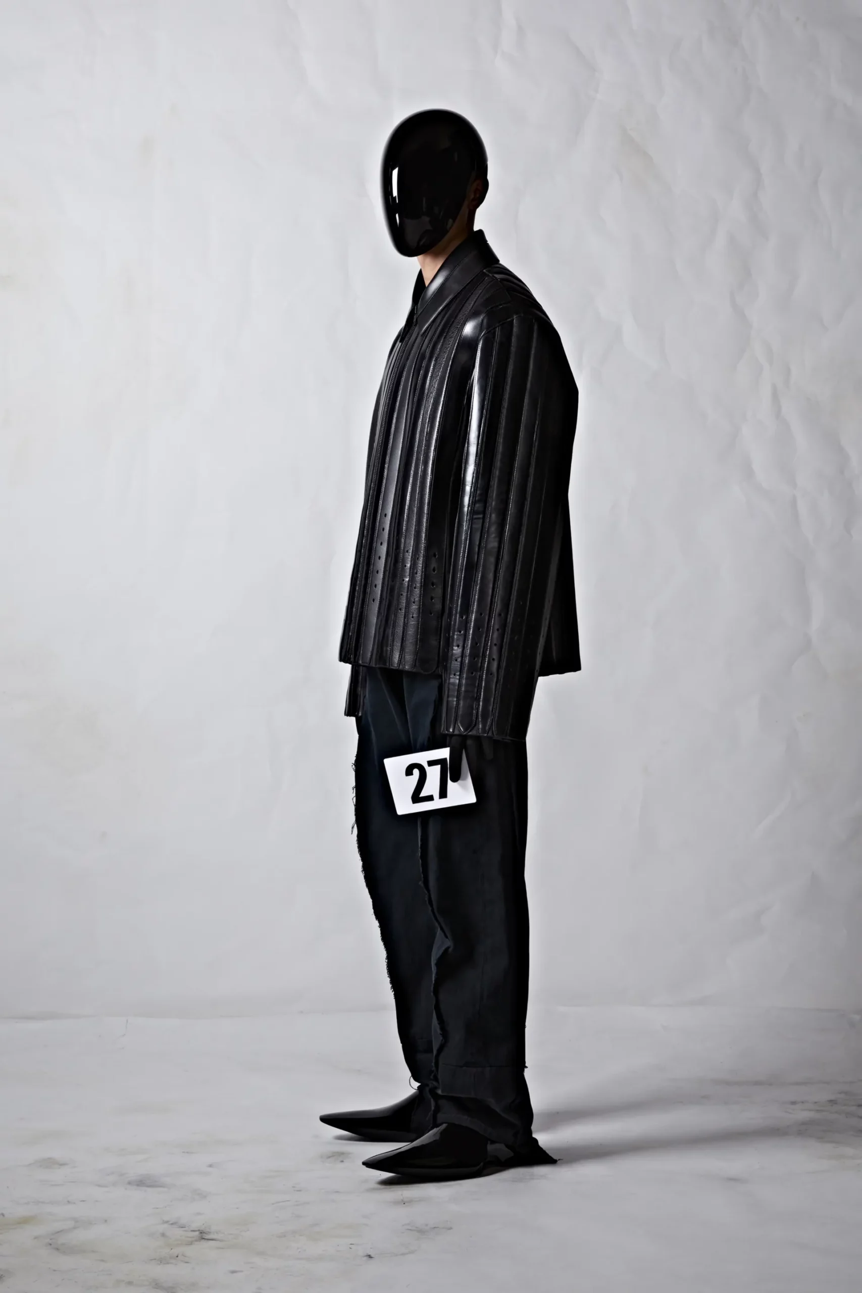 Balenciaga 2022 秋冬高级定制系列-2023 Runway 杂志