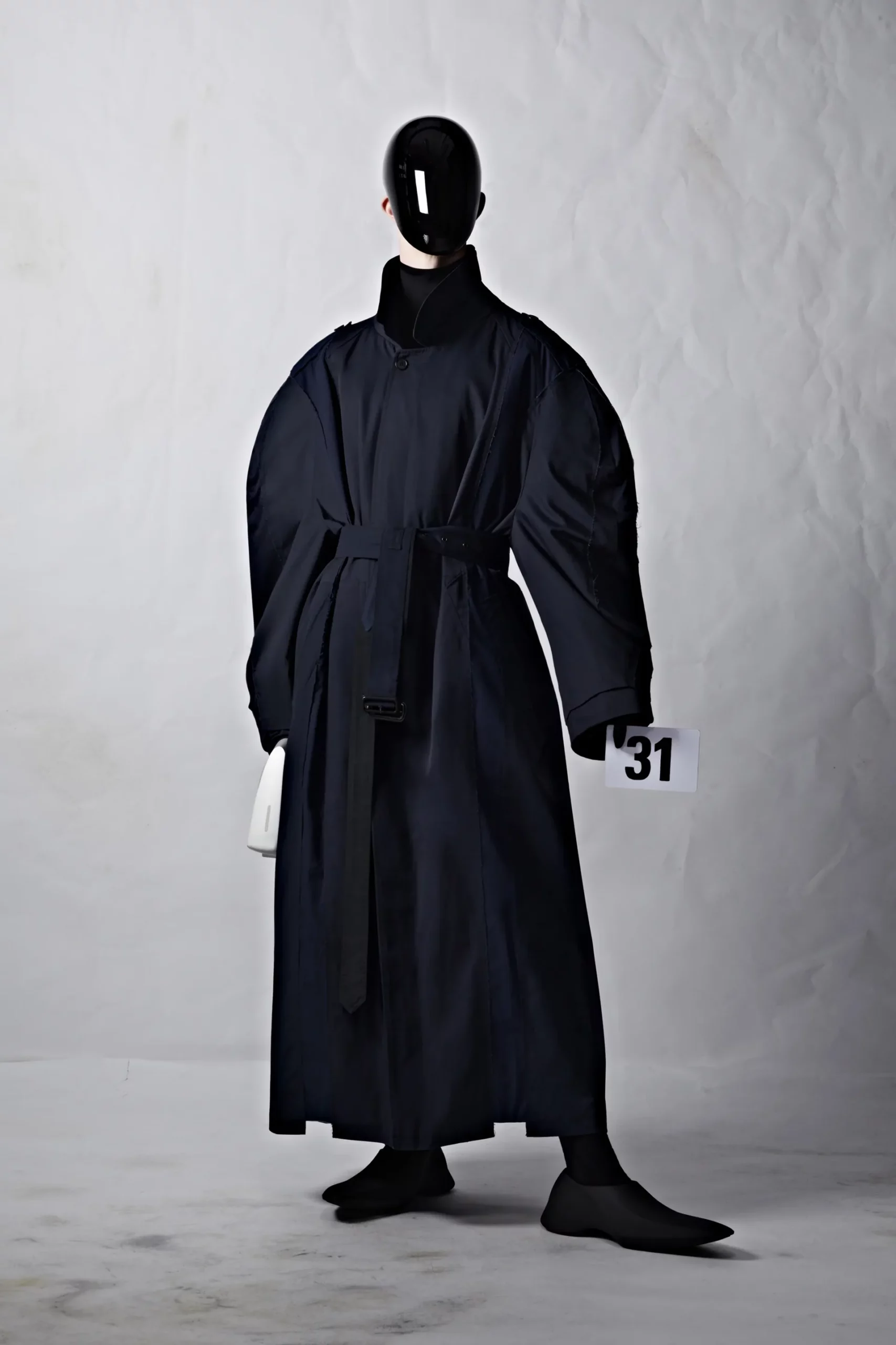 Balenciaga 2022 秋冬高级定制系列-2023 Runway 杂志
