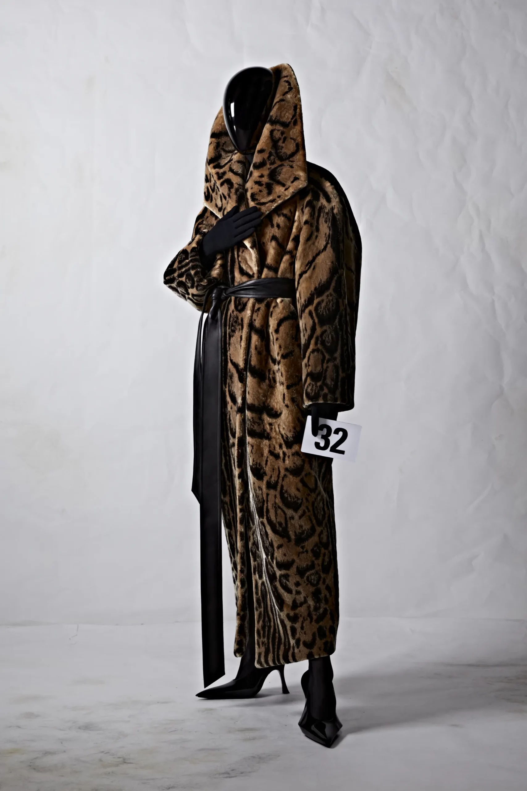 Balenciaga 2022 秋冬高级定制系列-2023 Runway 杂志