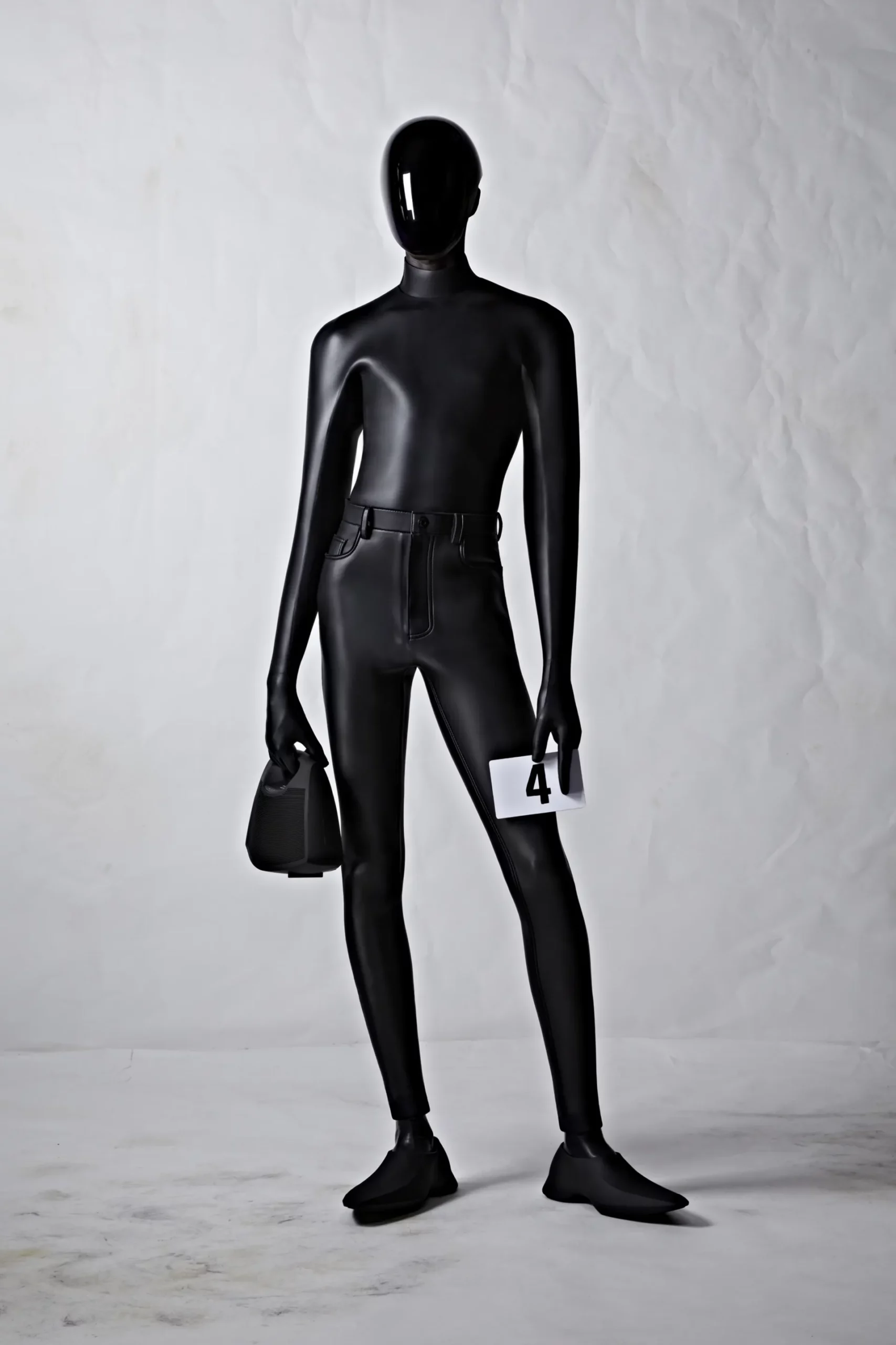 Balenciaga 2022 秋冬高级定制系列-2023 Runway 杂志