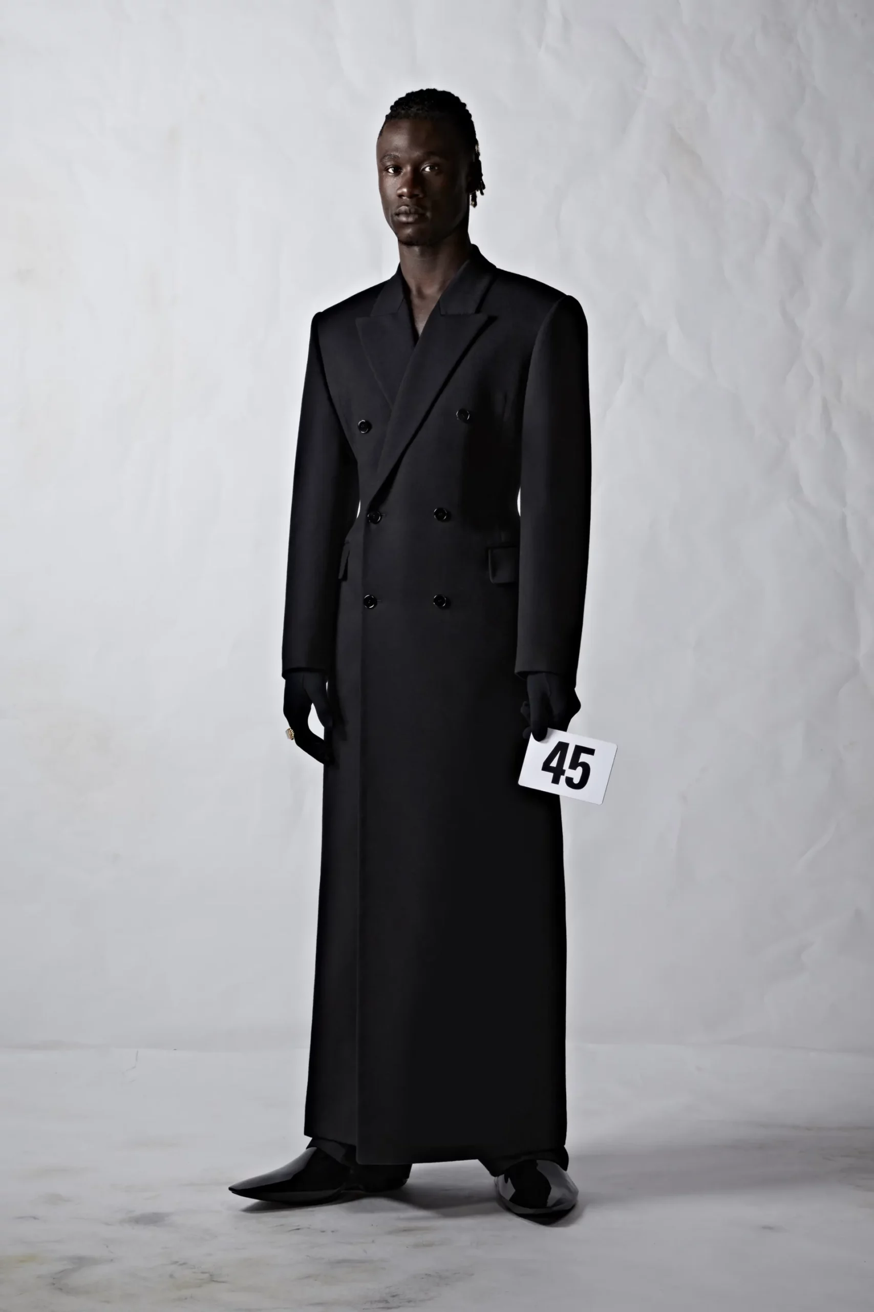 Balenciaga 2022 秋冬高级定制系列-2023 Runway 杂志