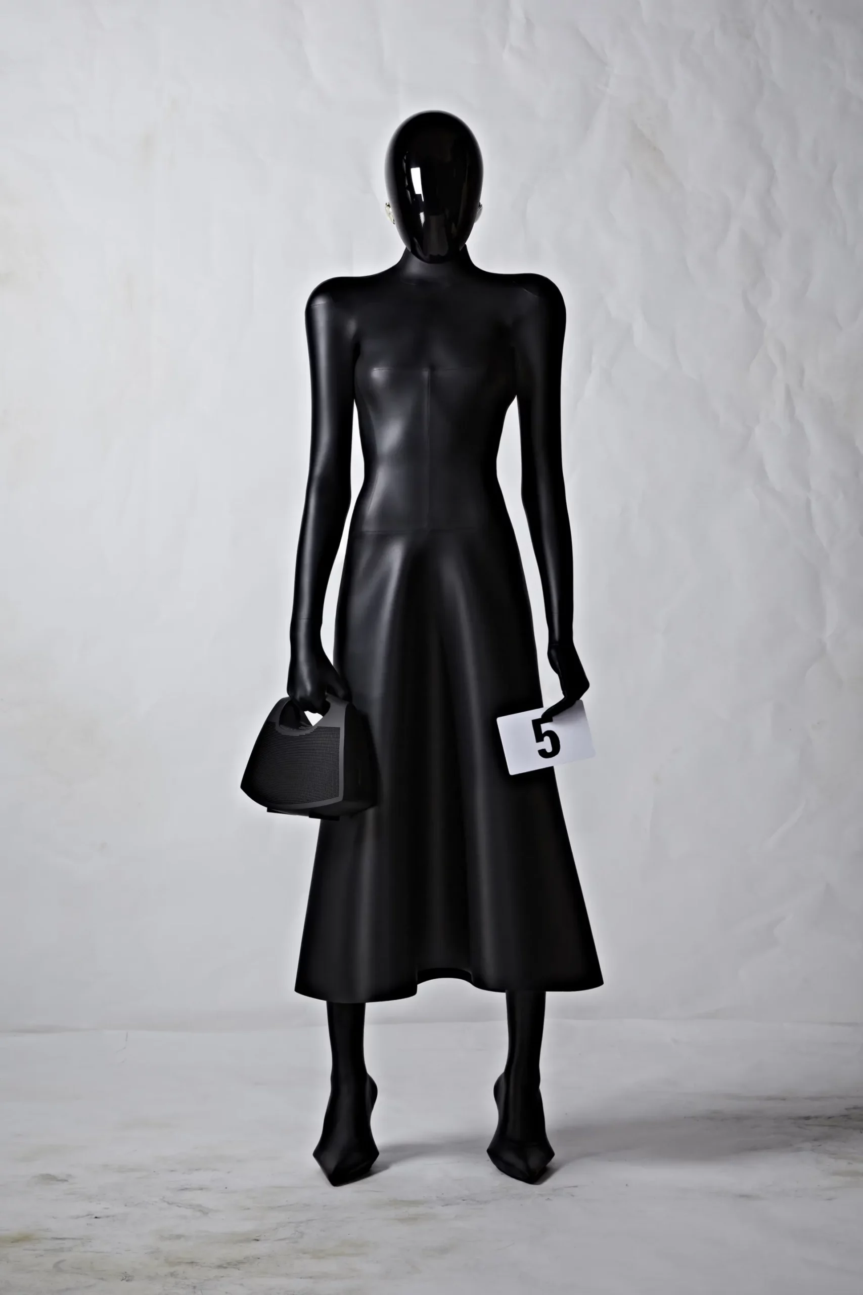 Balenciaga 2022 秋冬高级定制系列-2023 Runway 杂志