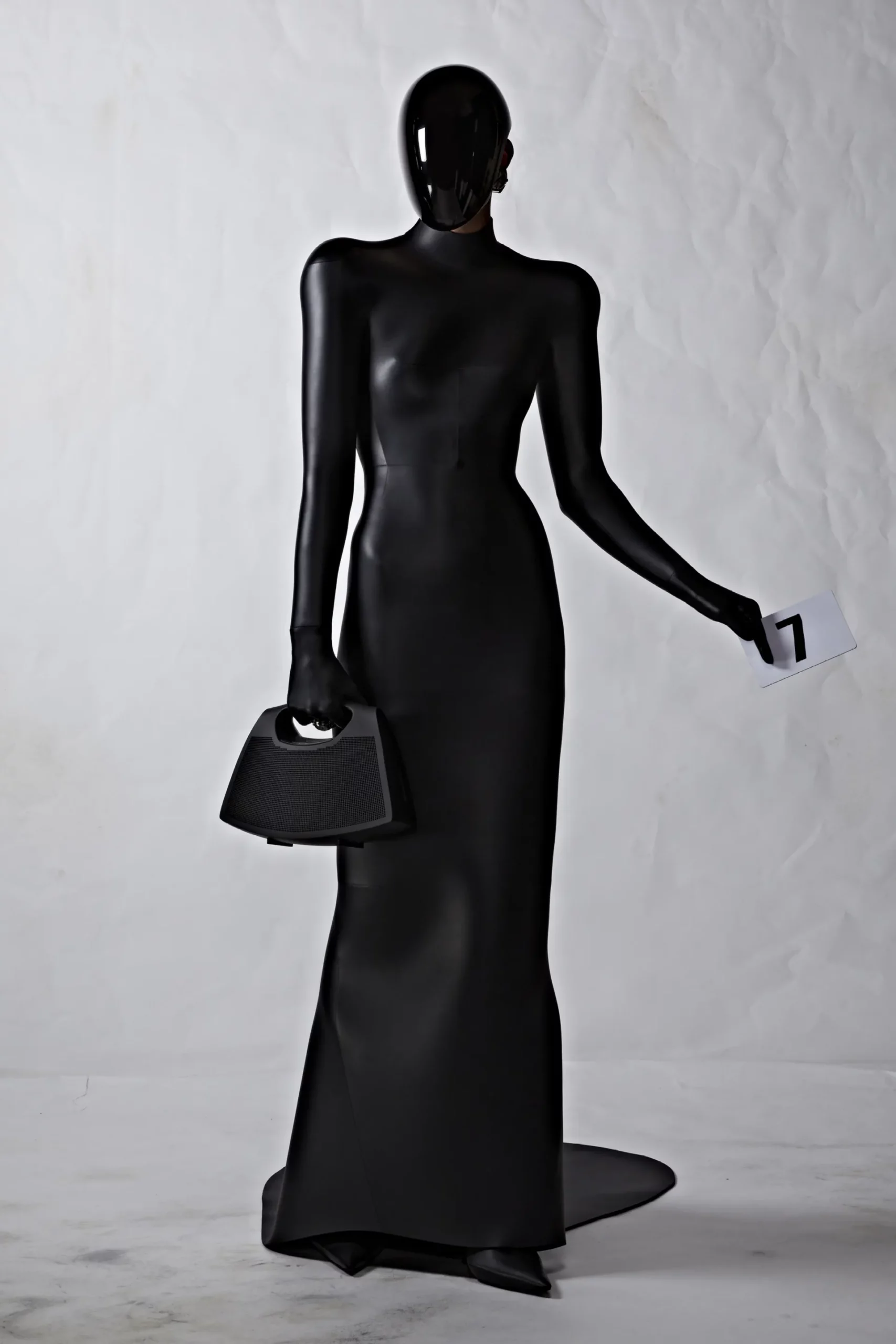 Balenciaga 2022 秋冬高级定制系列-2023 Runway 杂志