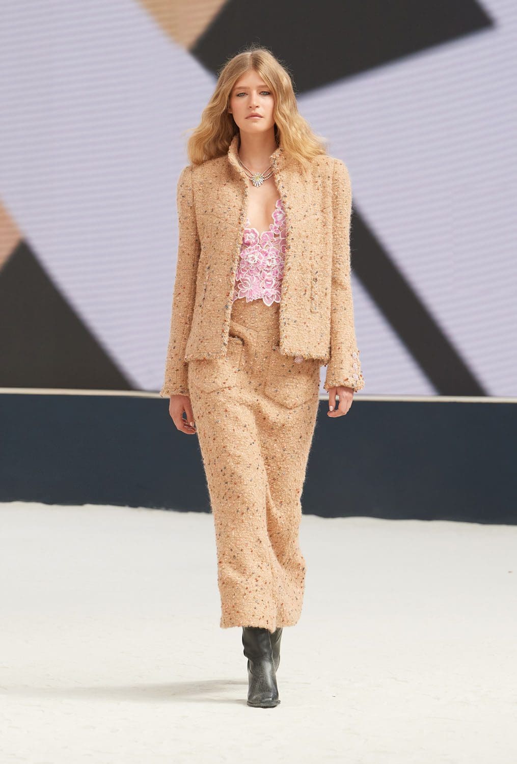 香奈儿 2022 秋冬高级定制系列-2023 Runway 杂志
