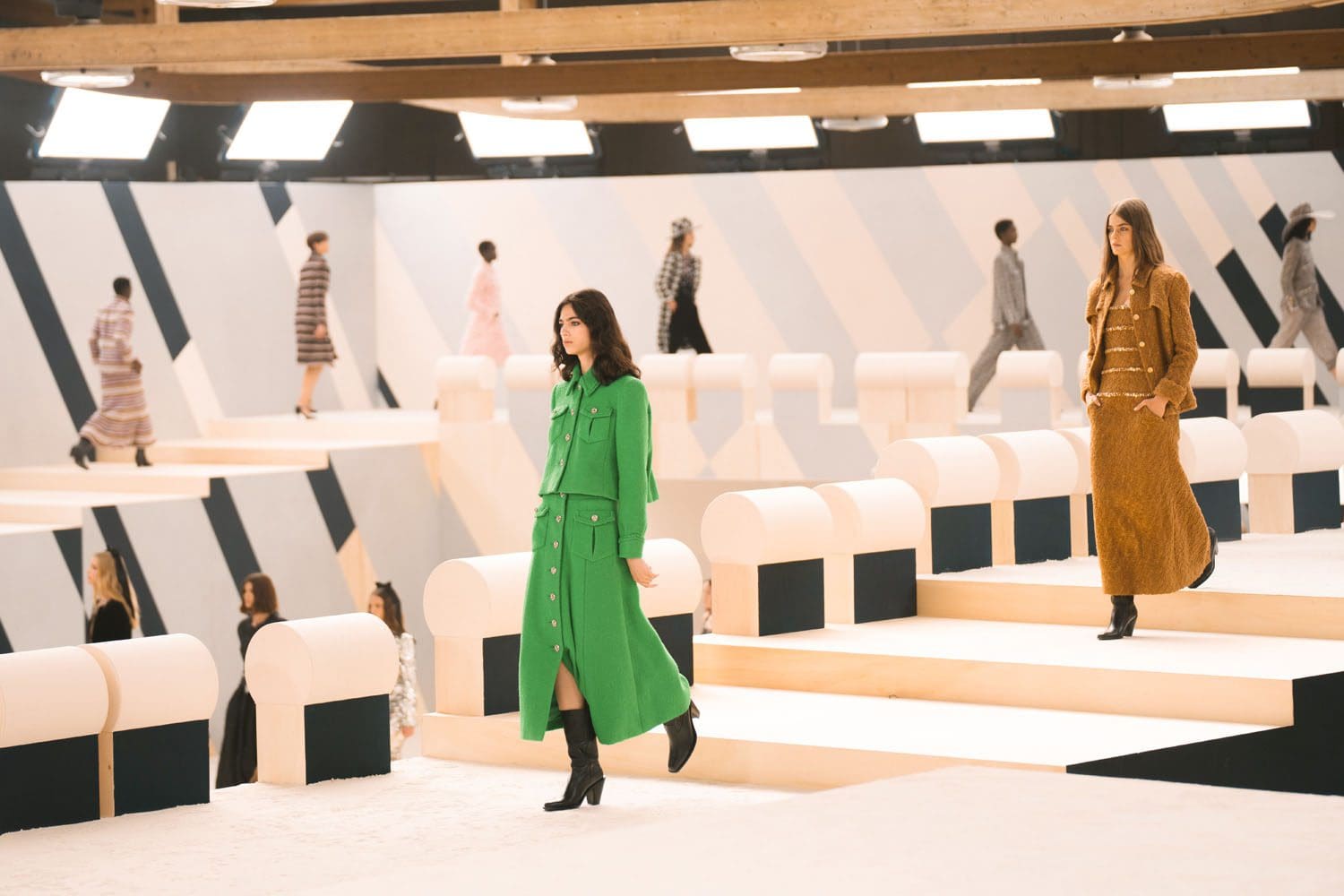 香奈儿 2022 秋冬高级定制系列-2023 Runway 杂志