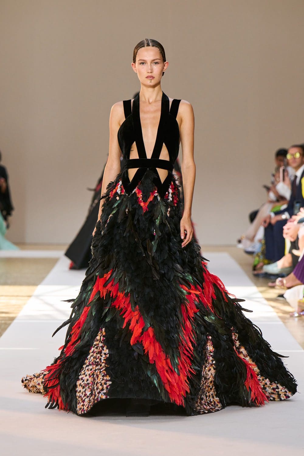 Elie Saab Haute Couture осень 2022-2023 Runway Магазины