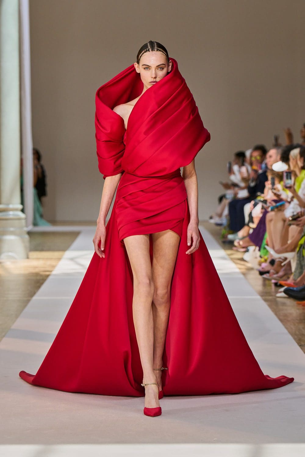 Elie Saab Haute Couture осень 2022-2023 Runway Магазины