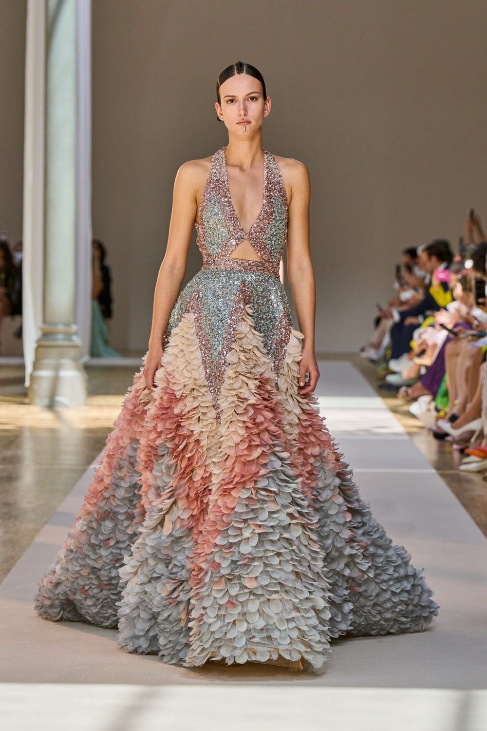 Elie Saab Haute Couture осень 2022-2023 Runway Магазины