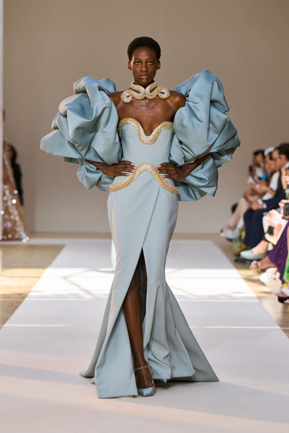 Elie Saab Haute Couture осень 2022-2023 Runway Магазины