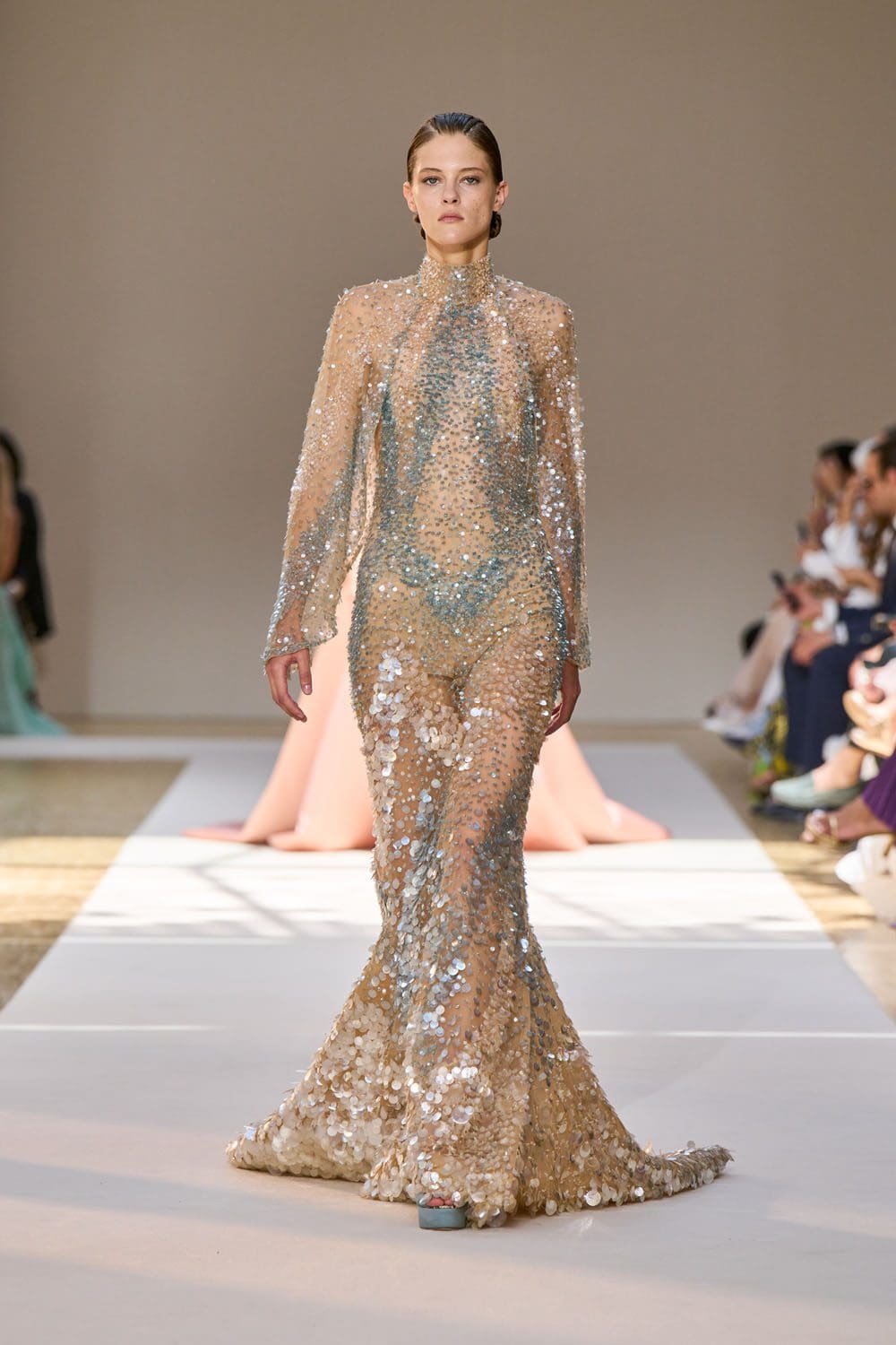 Elie Saab Haute Couture осень 2022-2023 Runway Магазины