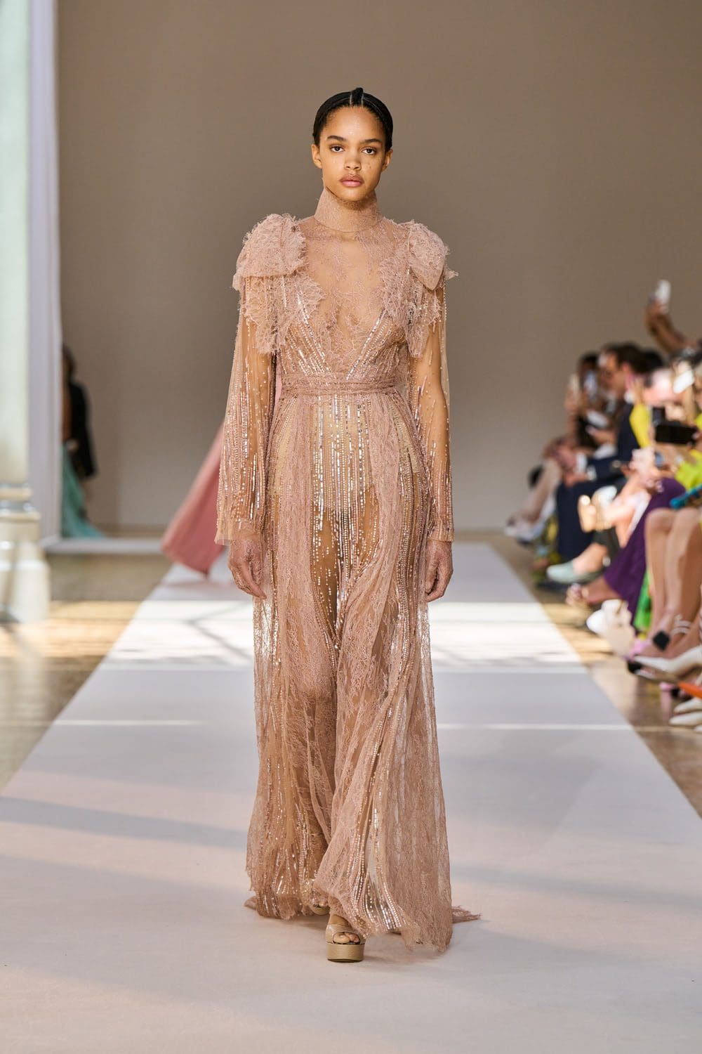 Elie Saab Haute Couture осень 2022-2023 Runway Магазины
