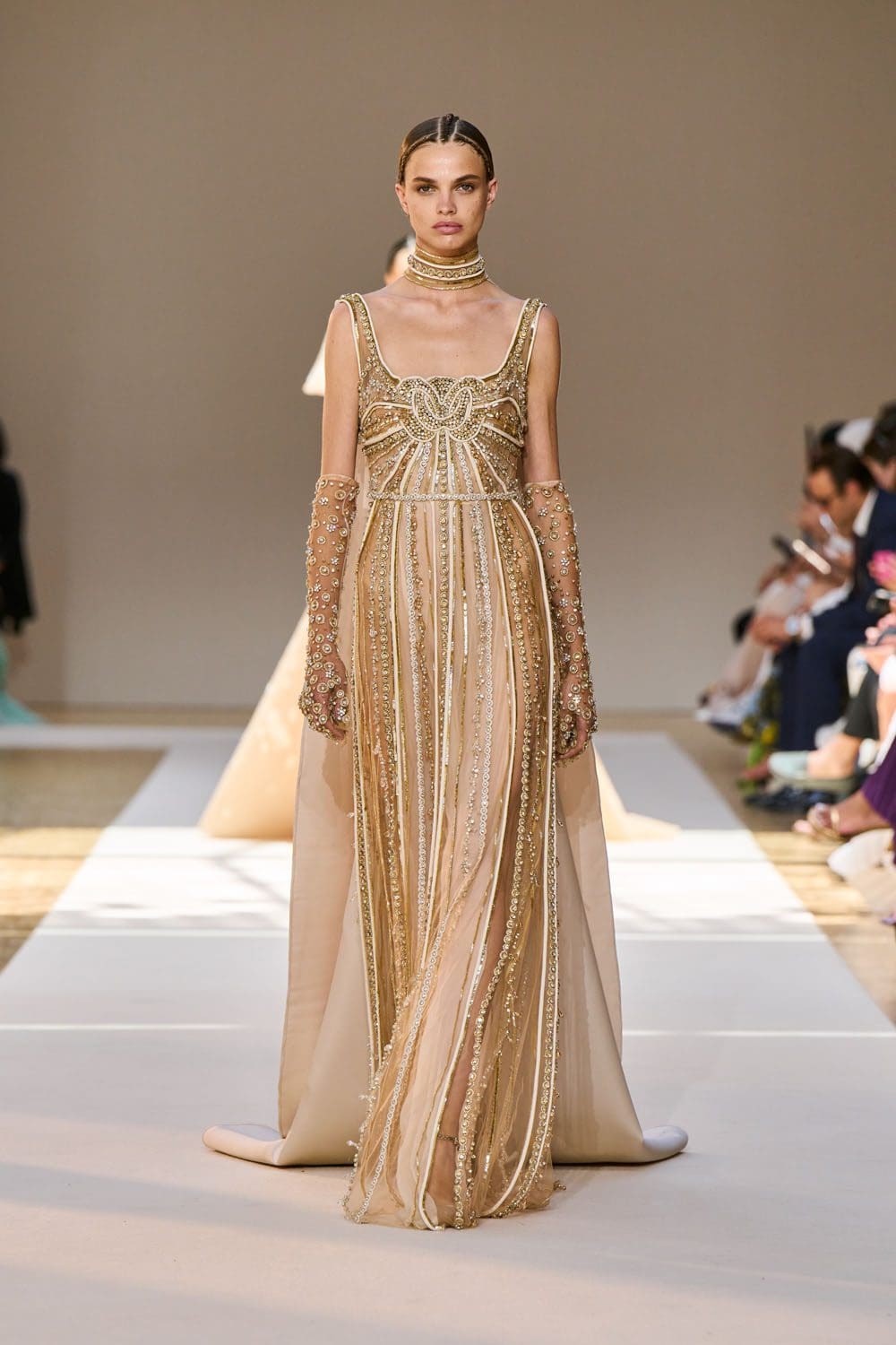 Elie Saab Haute Couture осень 2022-2023 Runway Магазины