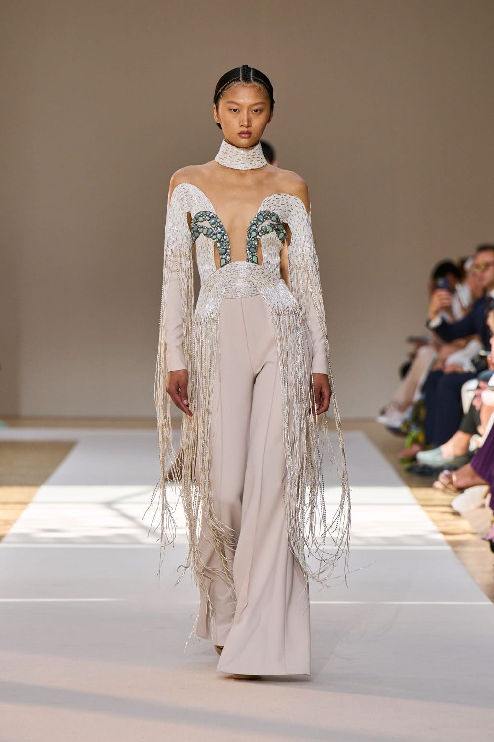 Elie Saab Haute Couture осень 2022-2023 Runway Магазины